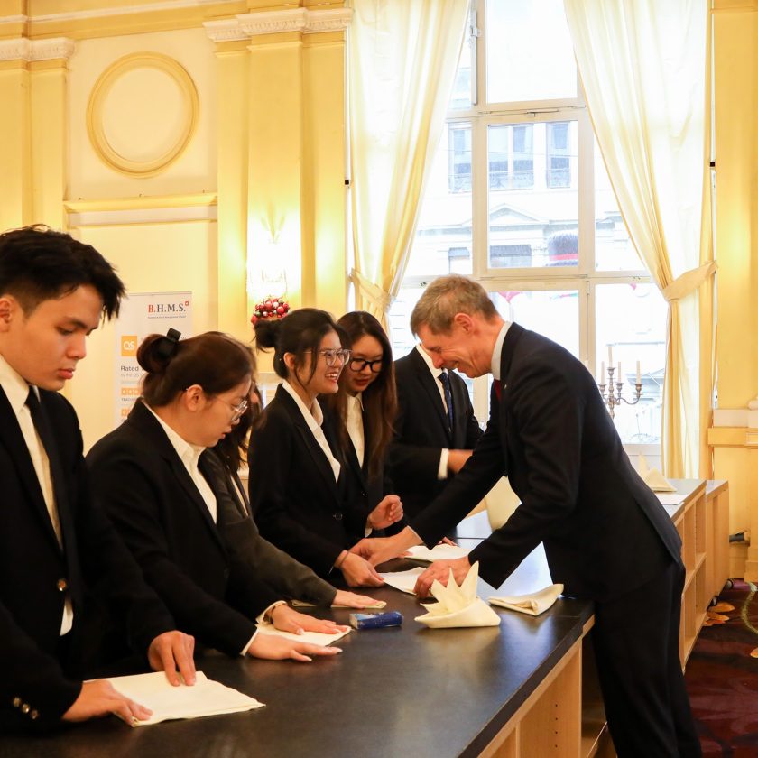 Chương trình Dịch vụ khách hàng