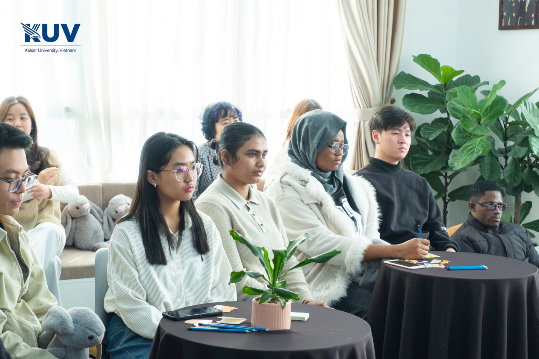 Sinh viên chia sẻ câu chuyện cá nhân, định hướng học tập và ước mơ nghề nghiệp